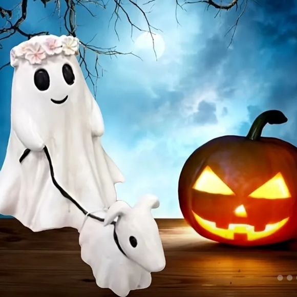 Resin Ghost Figurine with Walking Dog Halloween Decor set of 2 - Picture 4 of 8